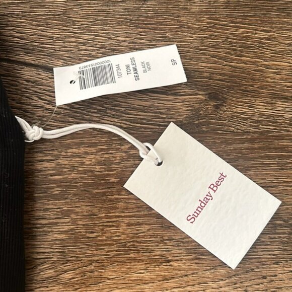 NEW ARITZIA SUNDAY BEST Toni seamless black bra small - Picture 3 of 11